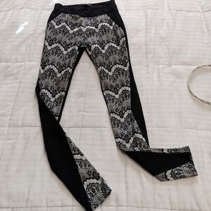 Shinestar textured leggings size small